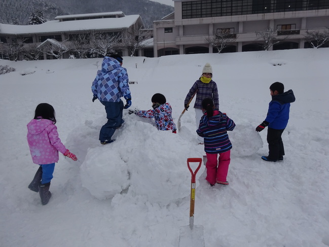 雪遊び２