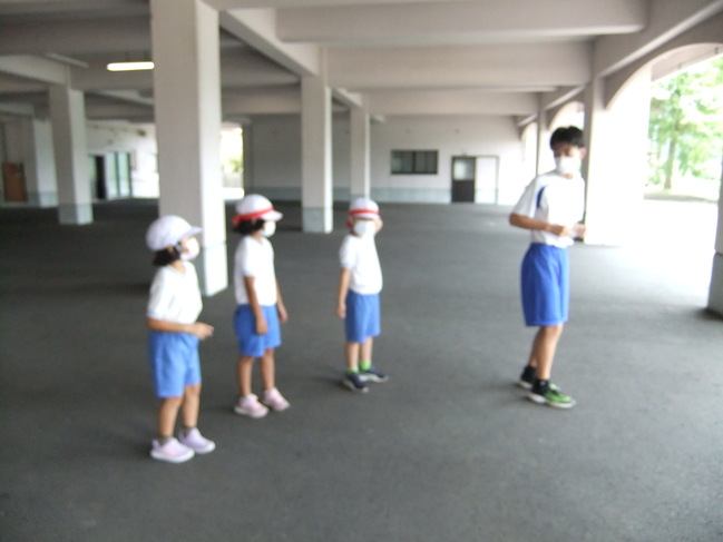 ６