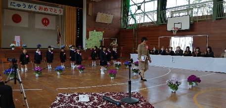 ３