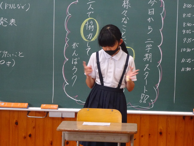 ５
