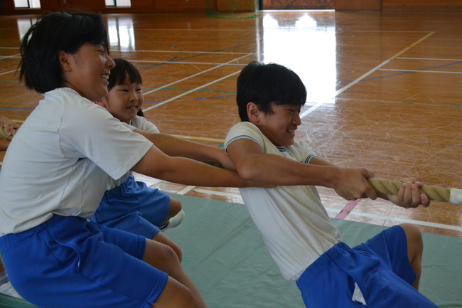 ４