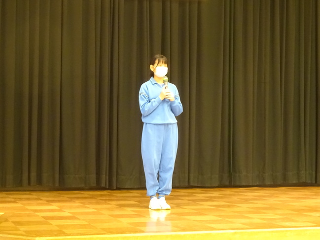 朝３