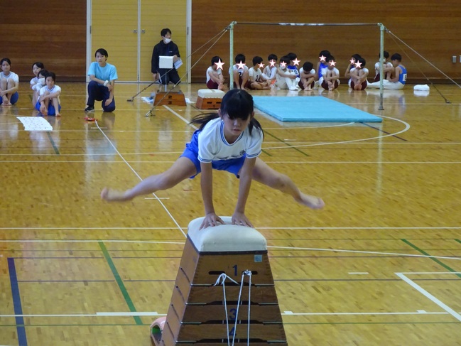 １