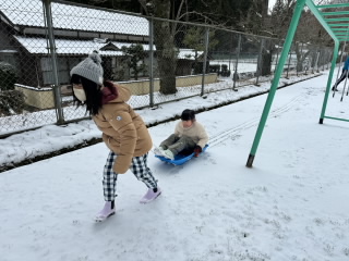 雪遊び