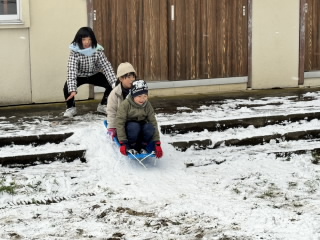 雪遊び