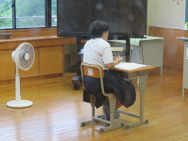 ３年