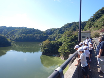 ダム１