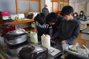 お米食べ比べ２