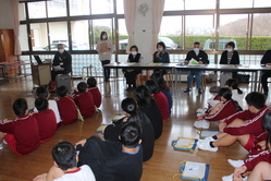 語ろう会
