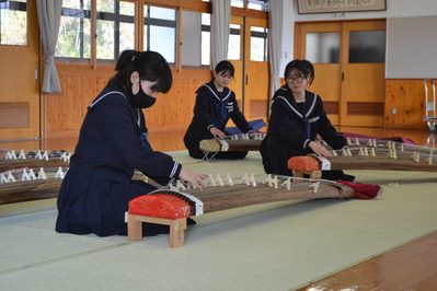 ３年