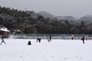 雪遊び２