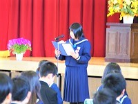 ３