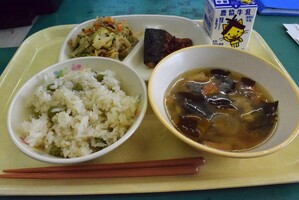 給食お助け隊３