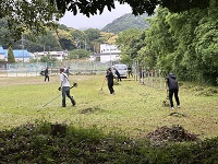 ２
