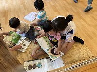 ５