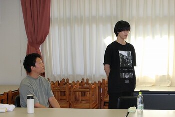三