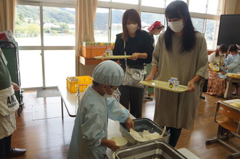 給食2