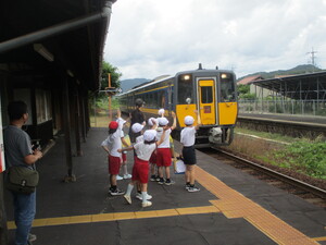 駅4