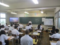 ２