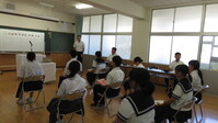 会場前